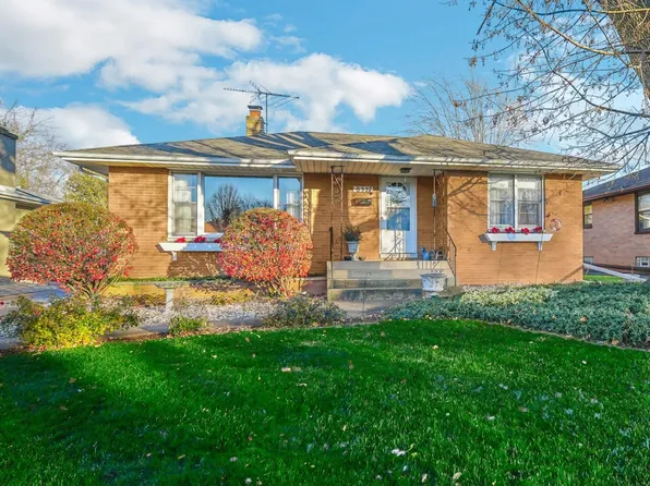 8327 Kooy Dr, Munster, IN 46321