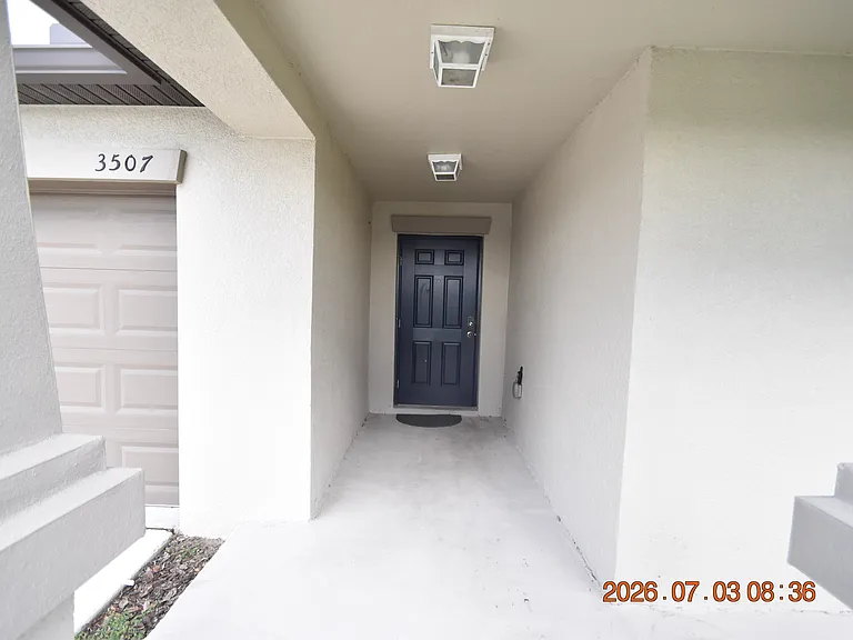 3507 N Maryland Ave — Photo 4