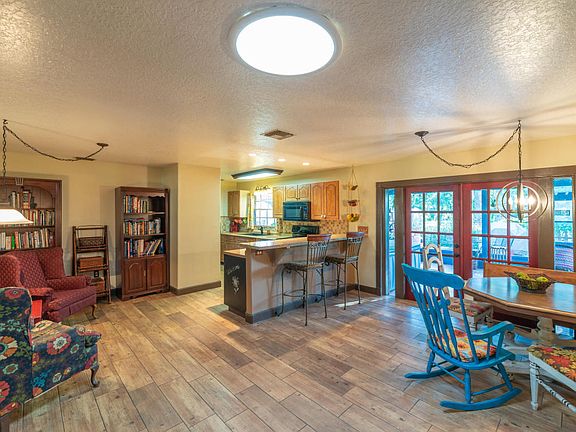 Open Dining and Nook