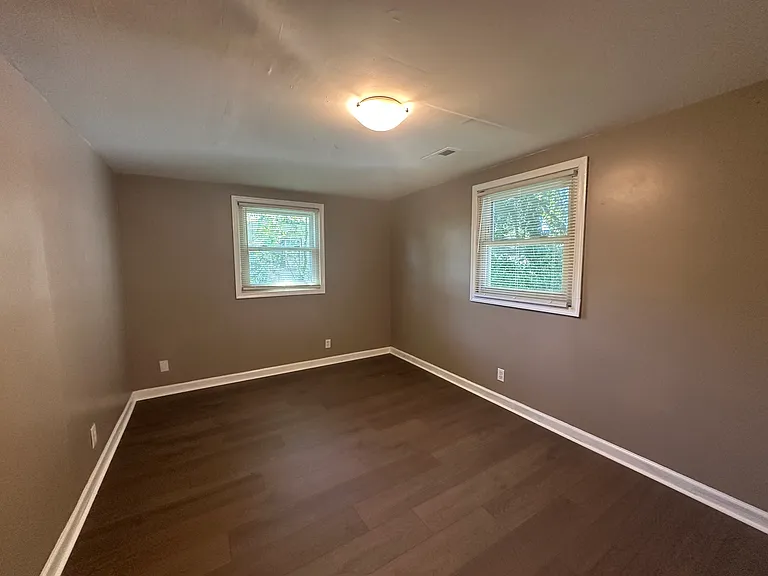 2425 Juniper St — Photo 12