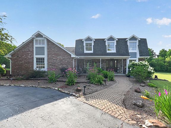 2nd image of 6756 Abi Ln