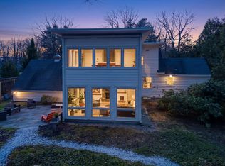 21 Johnson Rd, Falmouth, ME 04105