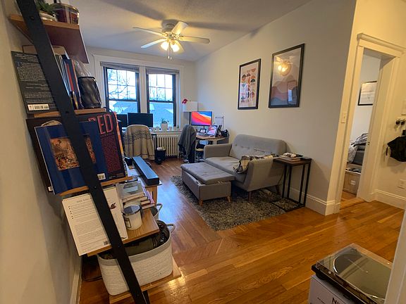 4th image of 183 Chestnut Hill Ave #14