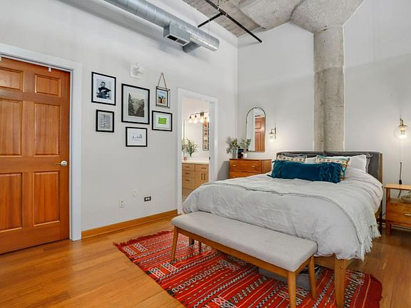 5th image of 1516 S Wabash Ave #701