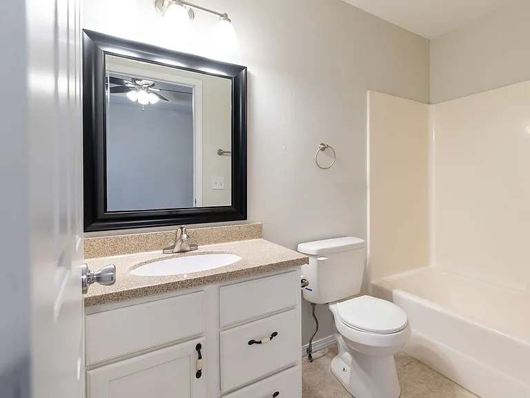 1156 S Grant Ave — Photo 14
