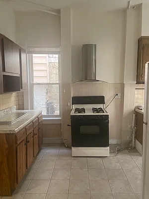 Rented by Argy Realty Inc | media 12