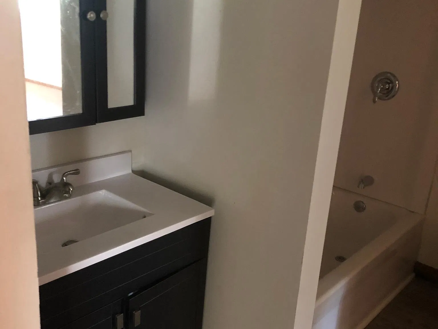 2 bed, $1,000 — Photo 4