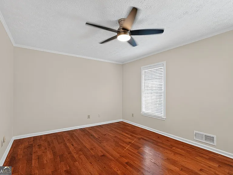 898 Chippendale Ln — Photo 11