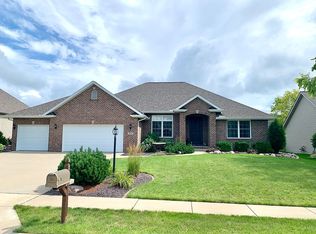 1246 Waterford Dr, Morton, IL