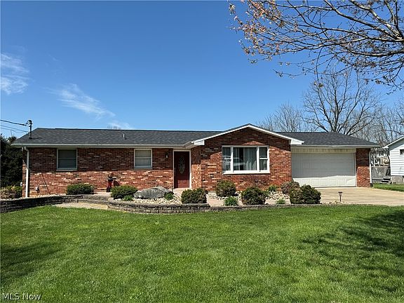 2nd image of 114 Meadowbrook Dr