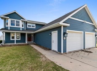 458 Nightingale Dr, Pulaski, WI 54162