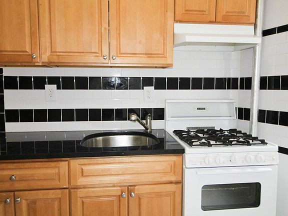 4th image of 3420 30th St APT 1D