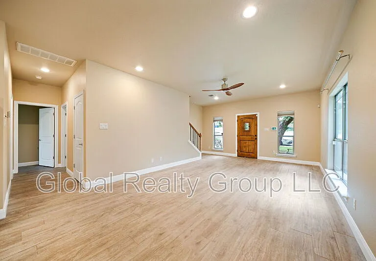 635 Bluffside Dr — Photo 9