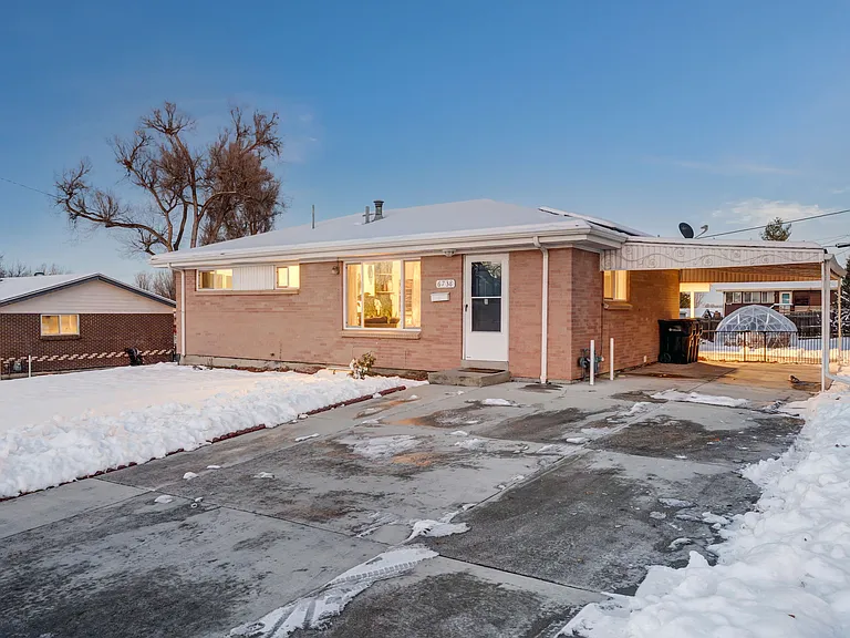 6738 Eaton St — Photo 2