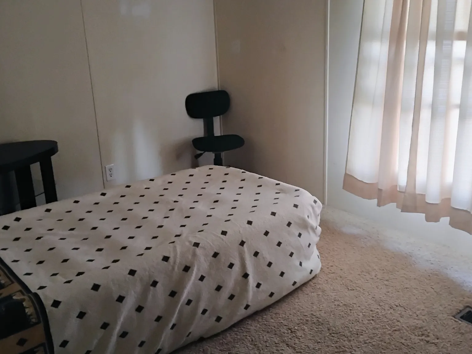1 bed, 1064 sqft, $425 — Photo 4