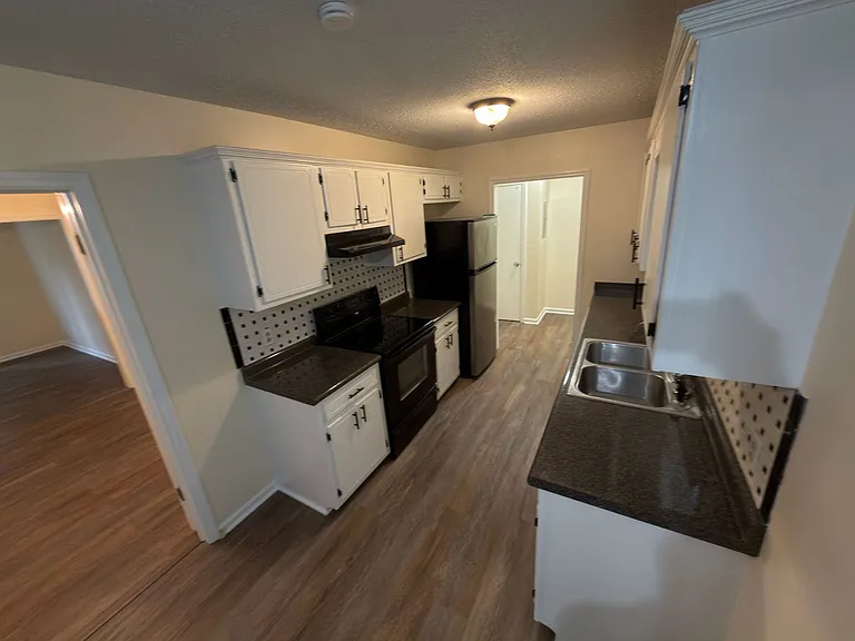 1917 Kathleen Dr — Photo 15