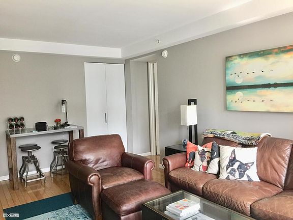 3rd image of 4545 Center Blvd APT 1418