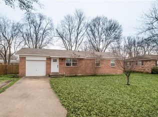 1305 SE C St, Bentonville, AR 72712