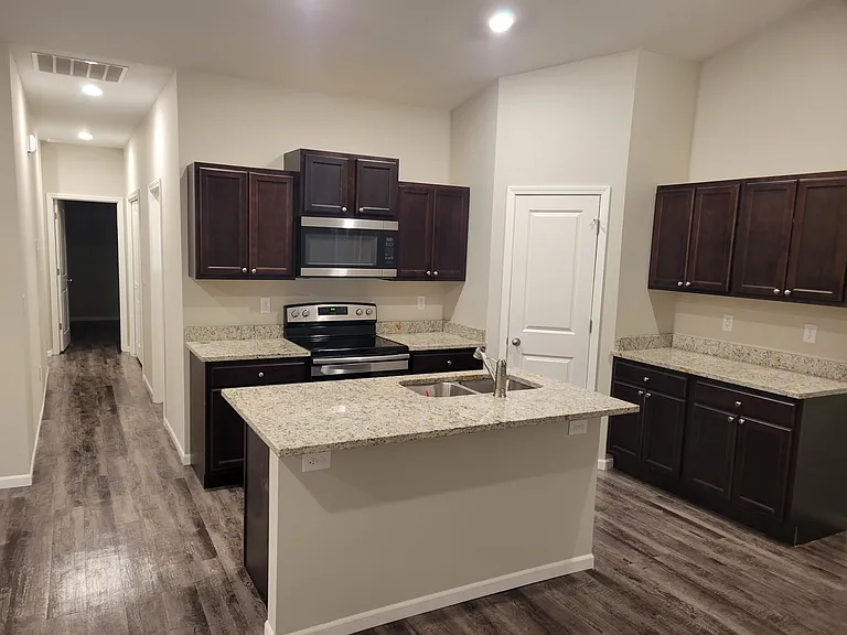 1305 N Azena St — Photo 4