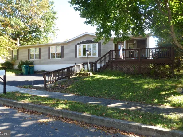 244 W 6th St #Red, Red Hill, PA 18076