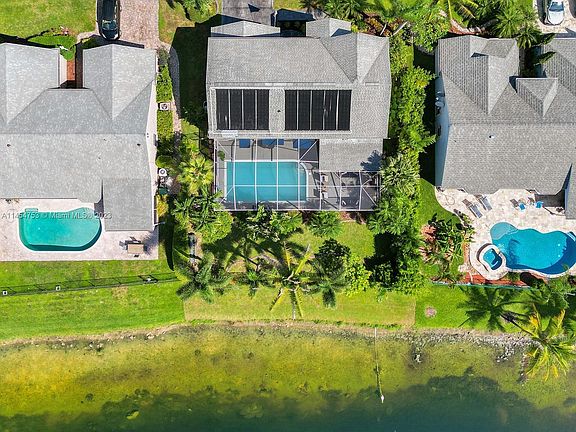 4th image of 10140 Grove Ln