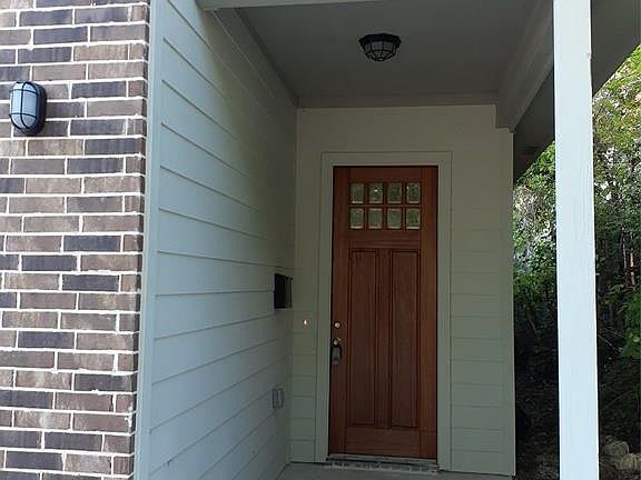 3rd image of 1325 Lynn Haven Ave