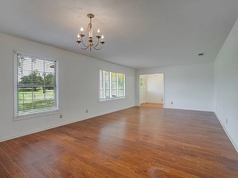 506 E Palm Valley Blvd — Photo 6