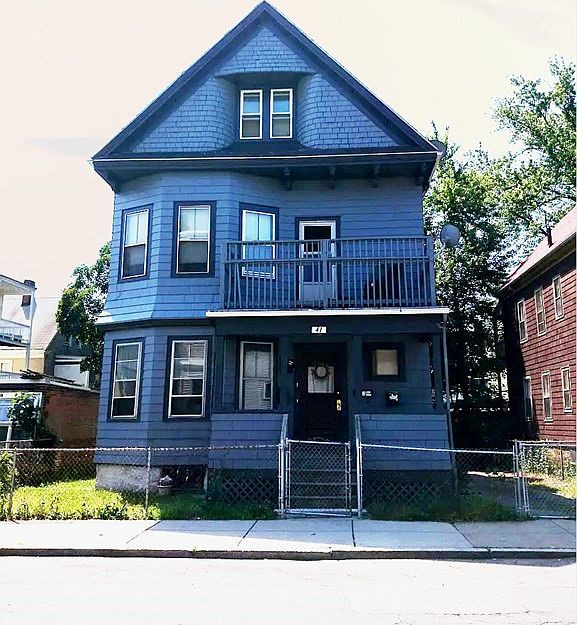 1st image of 41 Holiday St