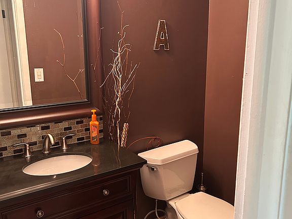 4th image of 6933 Brandywine Rd #2