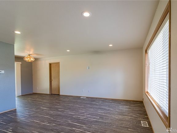 4th image of 1438 S James Ave