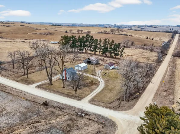 1995 Maple Ave, Guthrie Center, IA 50115