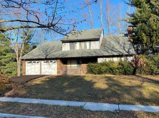 114 Vermont Ct E, Matawan, NJ 07747