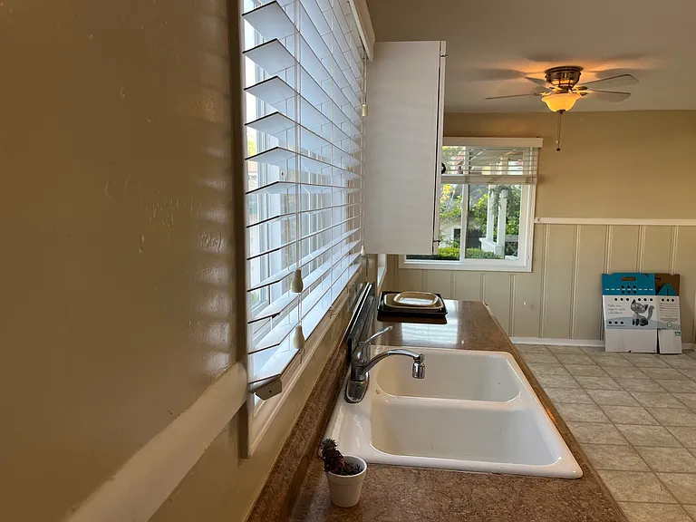 251 Laurel St — Photo 19