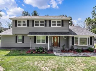 41 Sunset Dr, Patterson, NY 12563