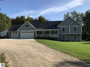 3425 Reynolds Rd, Interlochen, MI 49643