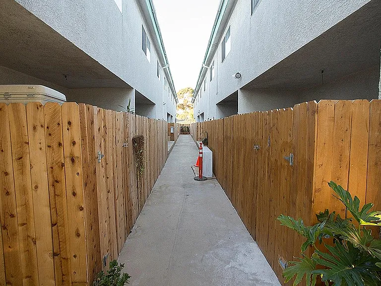 4419 162nd St #8 — Photo 2