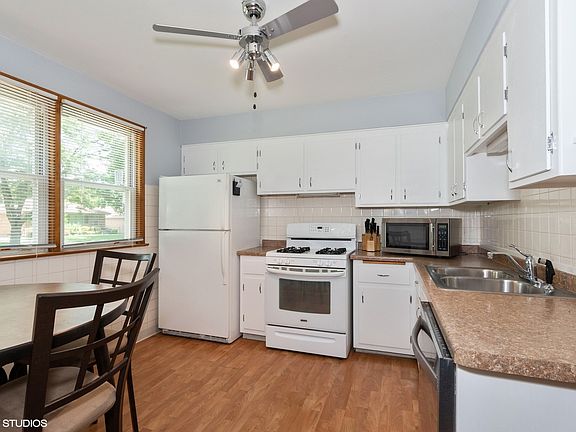4th image of 29 W Glenlake Ave