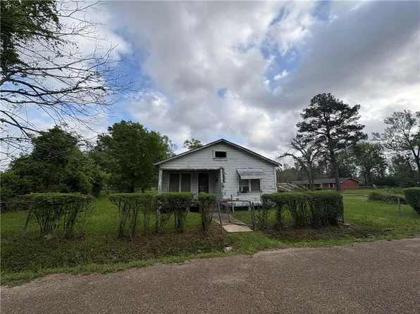 608 Benson St #16-17, Oakdale, LA 71463