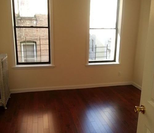 4th image of 2304 Amsterdam Ave APT 11