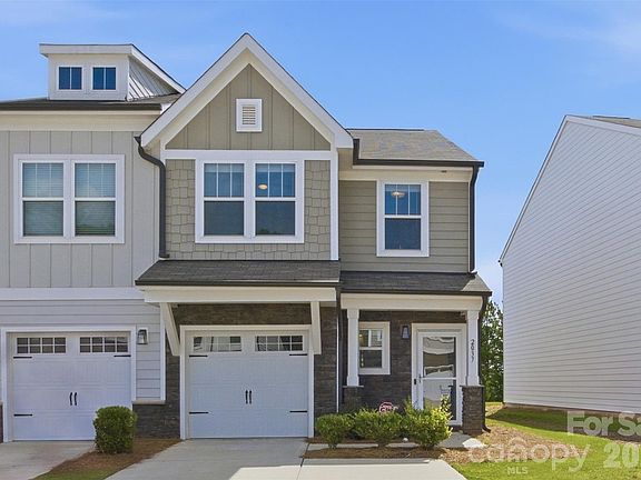 2nd image of 2037 Crooked Oak Ln