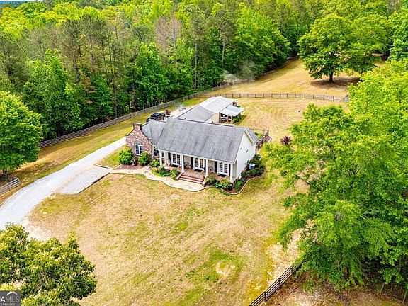 5th image of 844 Payton Rd