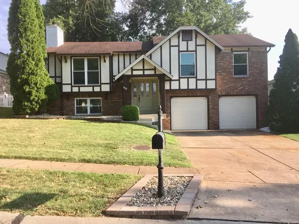 4810 Mehlbrook Dr, Saint Louis, MO 63129