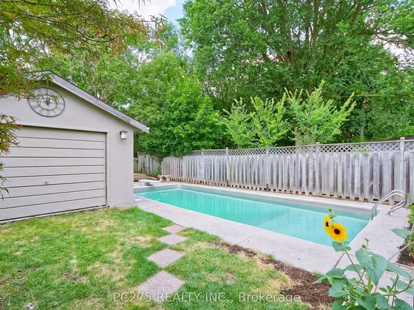 77 Elm St, London, ON N5Z 2K4