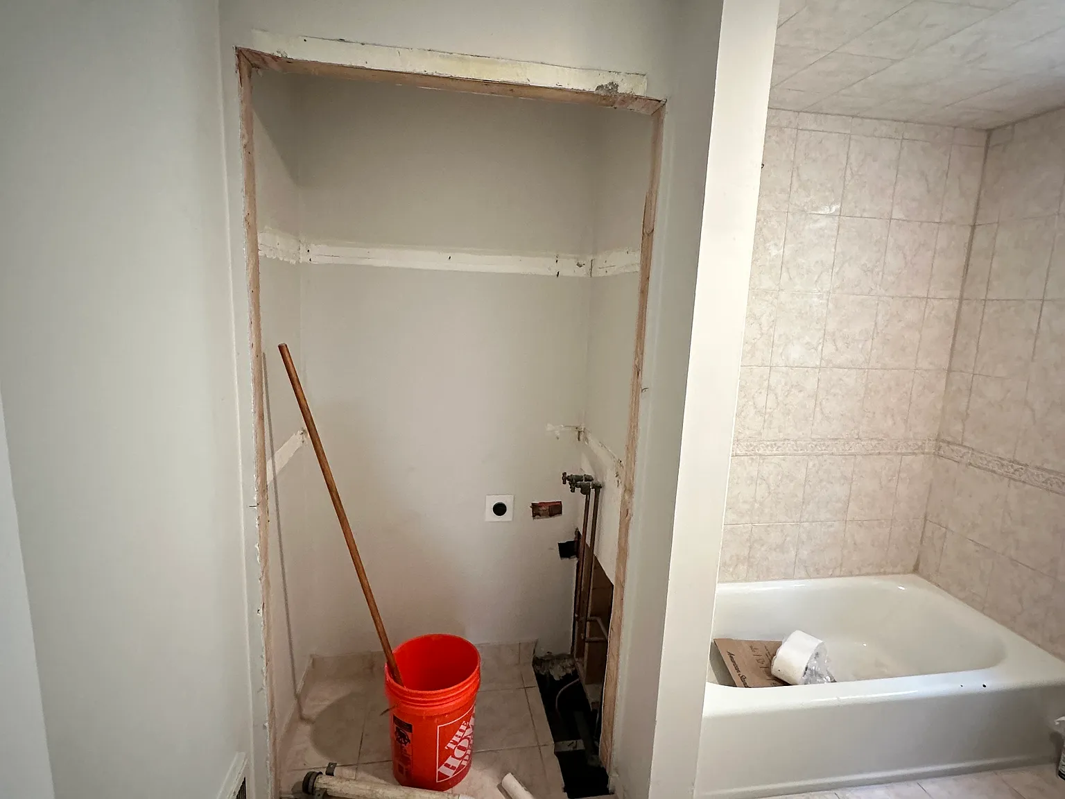 4 bed, $3,600 — Photo 2
