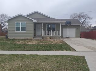 1616 W 6th St, Waterloo, IA 50702
