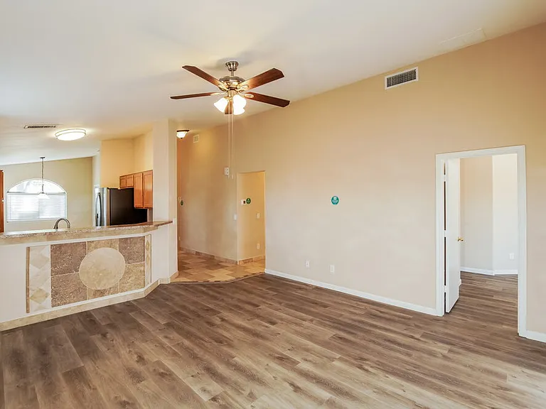 25670 W Saint Kateri Ct — Photo 5