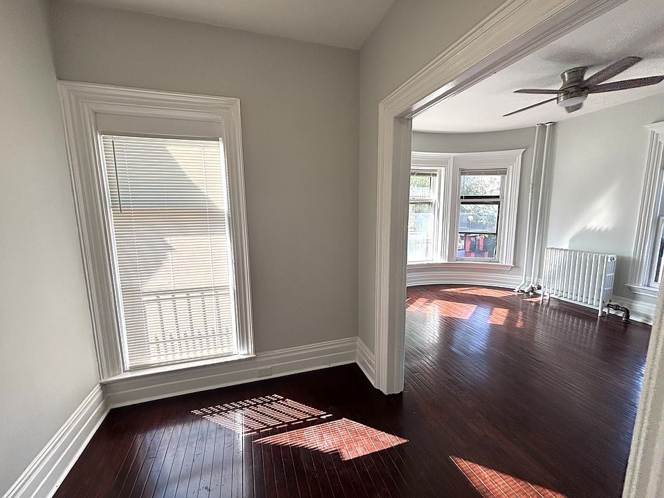 1st image of 215 Allen St #2