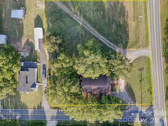 2nd image of 2495 Centergrove Rd