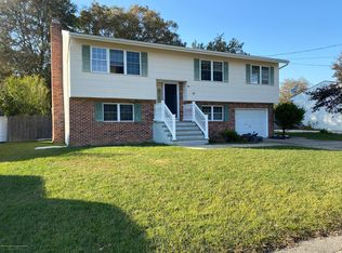 211 8th St, Barnegat, NJ 08005