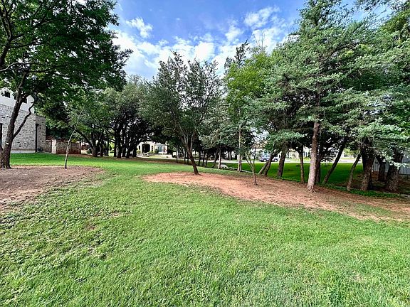 5th image of 14 Woodland Creek Cir